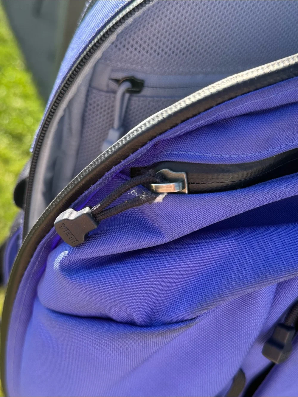 YETI Crossroads 27L Ultramarine Violet